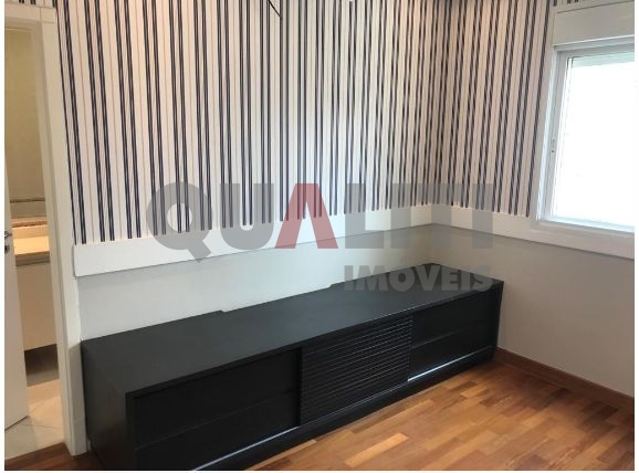 Apartamento para Locação e Venda com 218 m² no Campo Belo com 3 dormitórios, 3 suítes e 5 vagas de garagem