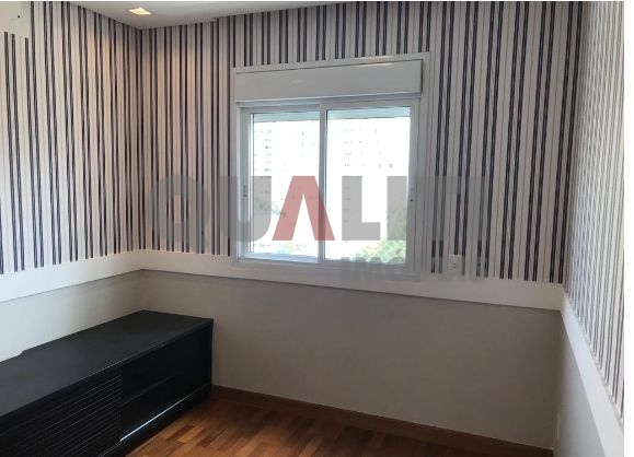 Apartamento para Locação e Venda com 218 m² no Campo Belo com 3 dormitórios, 3 suítes e 5 vagas de garagem