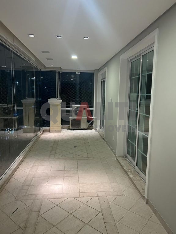 Apartamento para Locação e Venda com 218 m² no Campo Belo com 3 dormitórios, 3 suítes e 5 vagas de garagem