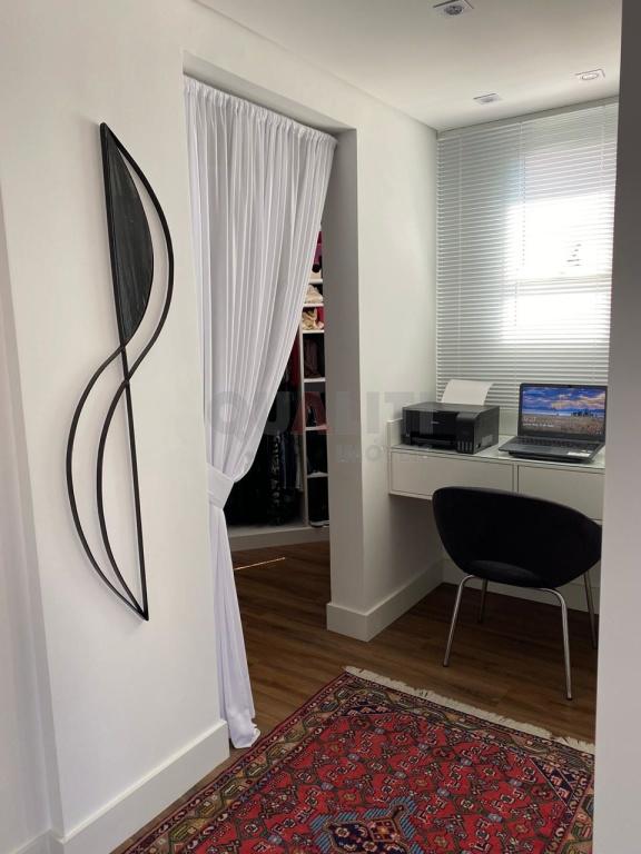 Apartamento para venda e locação com 116 m² reformado, mobiliado, 2 suítes, closet, varanda, 3 vagas no Campo Belo