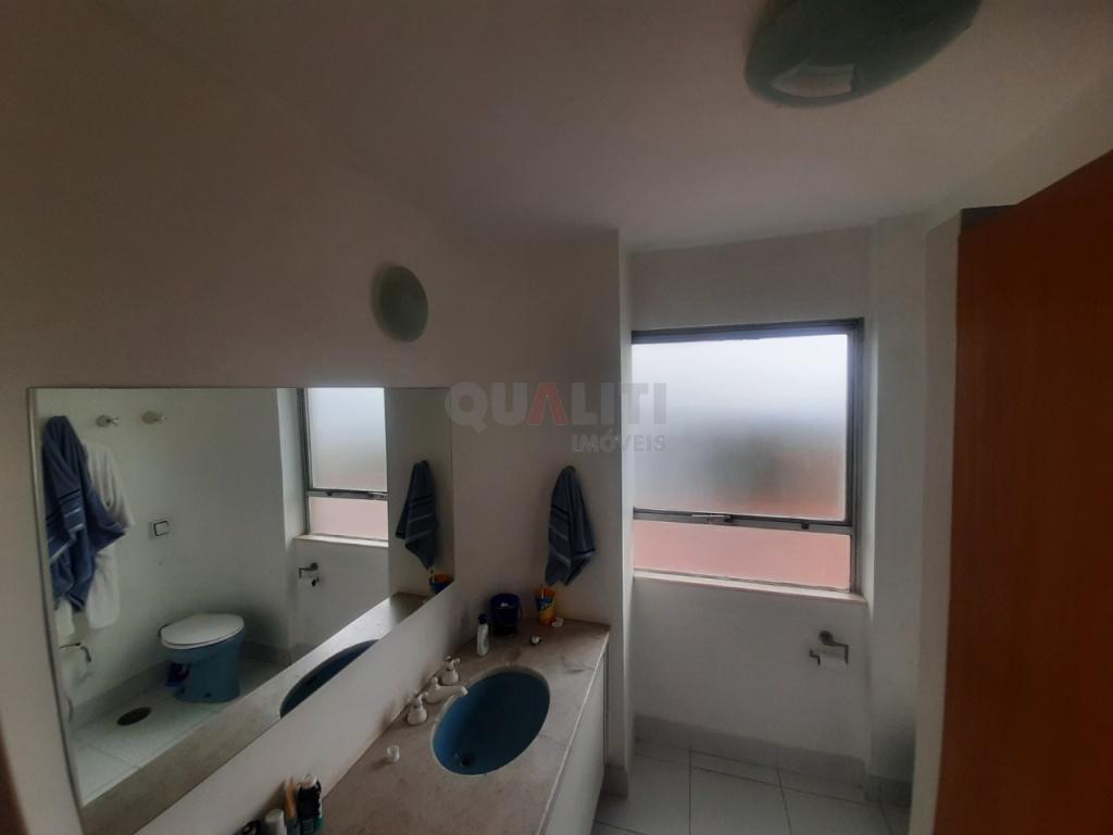 Apartamento de 3 dormitórios, 1 suíte, 1 vaga de garagem coberta à venda em Moema