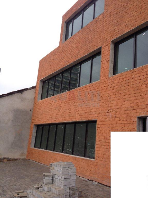 Prédio comercial em moema com 8 vagas pararelas, com recuo!!
