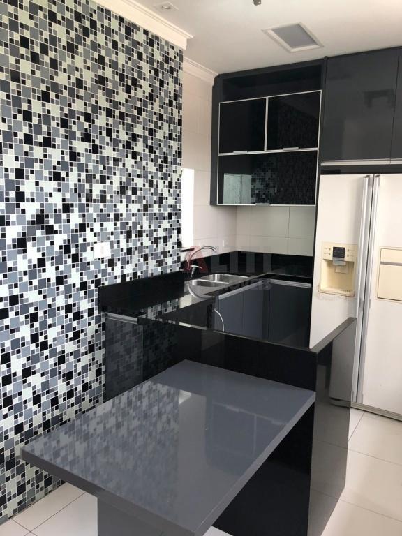 Apartamento Cobertura à Venda em Moema.