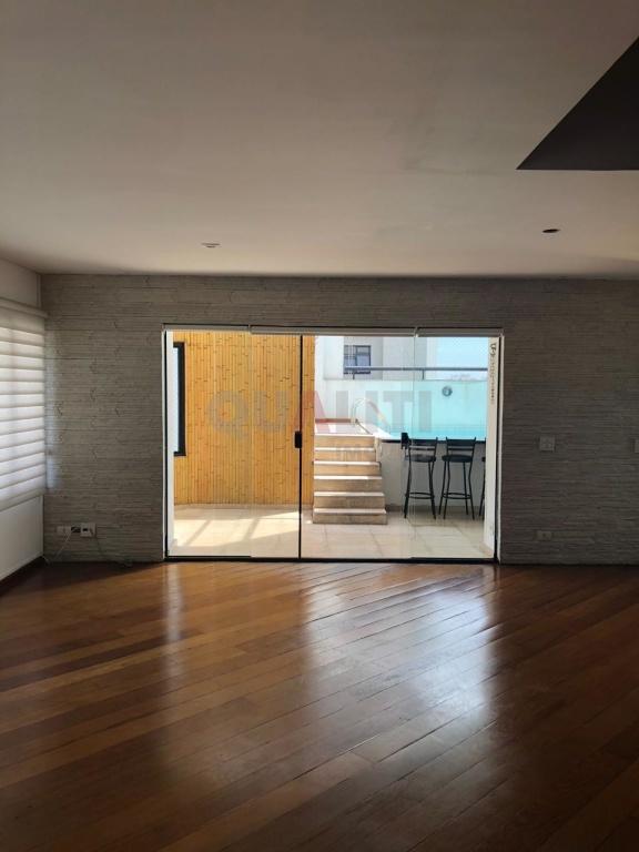 Apartamento Cobertura à Venda em Moema.
