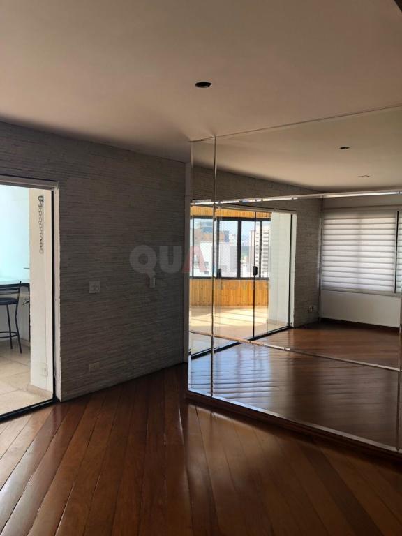 Apartamento Cobertura à Venda em Moema.