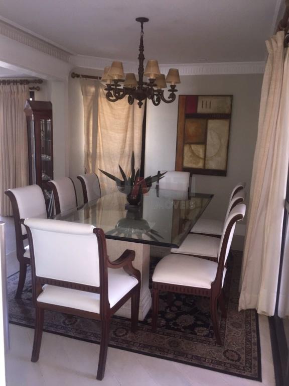 Apartamento 4 dormitórios com 2 suítes em Moema São Paulo