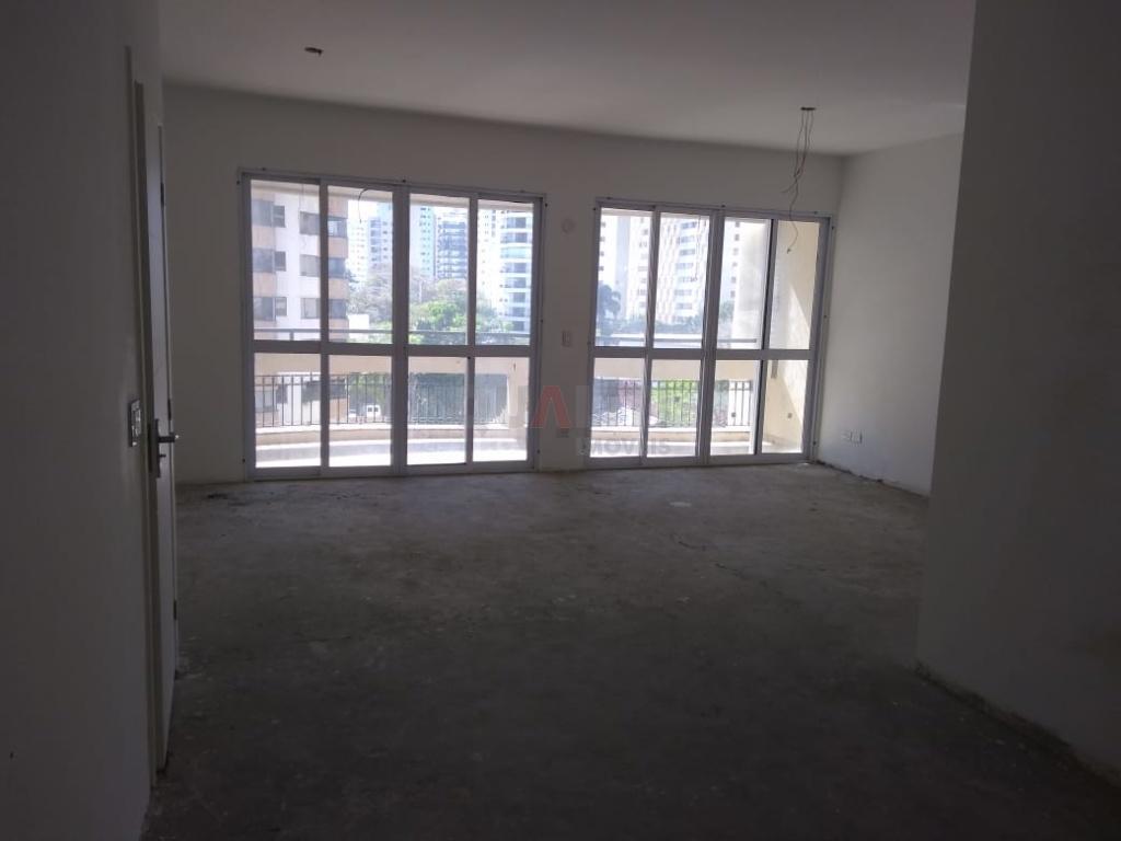 Apartamento à venda com 4 dormitórios, 2 suítes 3 vagas em Moema