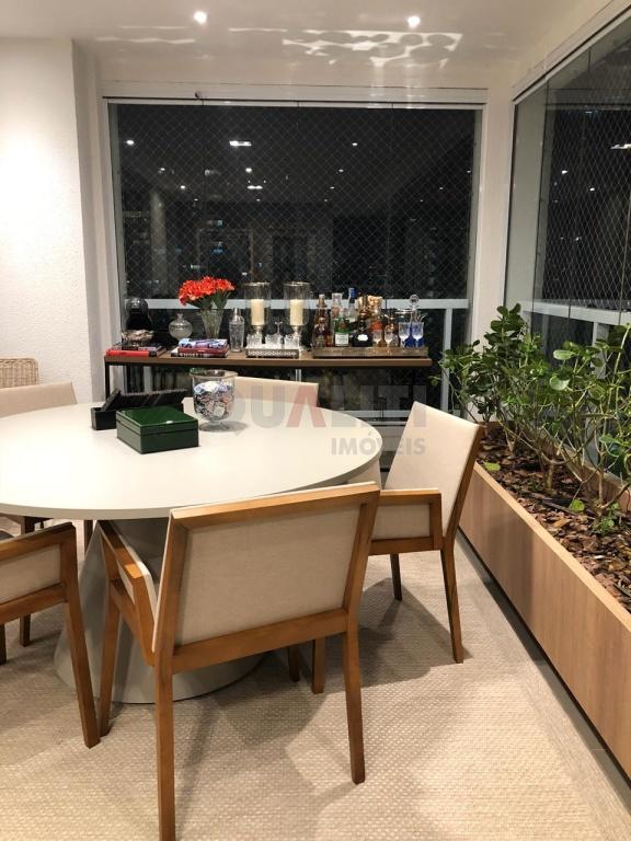 Apartamento alto padrão com 3 suítes, 4 vagas, 225 m² para venda no Brooklin Novo.