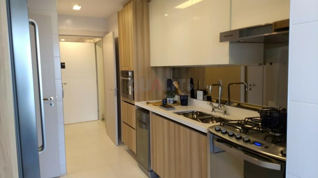 Apartamento alto padrão com 3 suítes, 4 vagas, 225 m² para venda no Brooklin Novo.
