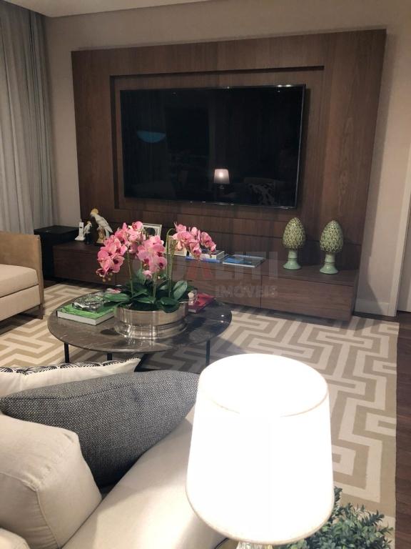 Apartamento alto padrão com 3 suítes, 4 vagas, 225 m² para venda no Brooklin Novo.