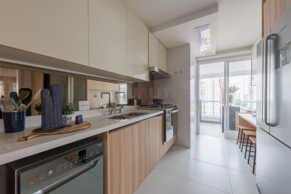 Apartamento alto padrão com 3 suítes, 4 vagas, 225 m² para venda no Brooklin Novo.