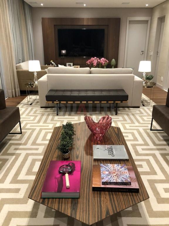 Apartamento alto padrão com 3 suítes, 4 vagas, 225 m² para venda no Brooklin Novo.