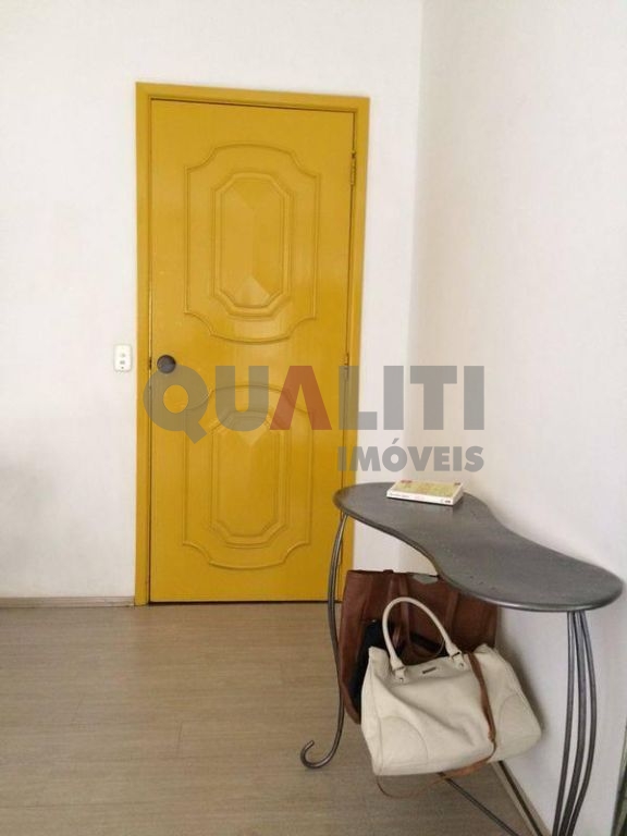 Apartamento semi-mobiliado com 45 m², 1 quarto e 1 vaga em Moema Pássaros