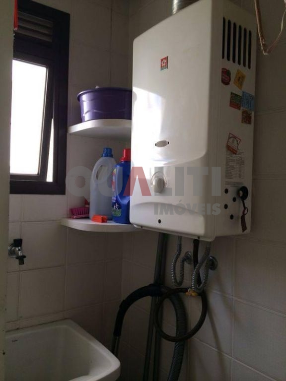 Apartamento semi-mobiliado com 45 m², 1 quarto e 1 vaga em Moema Pássaros