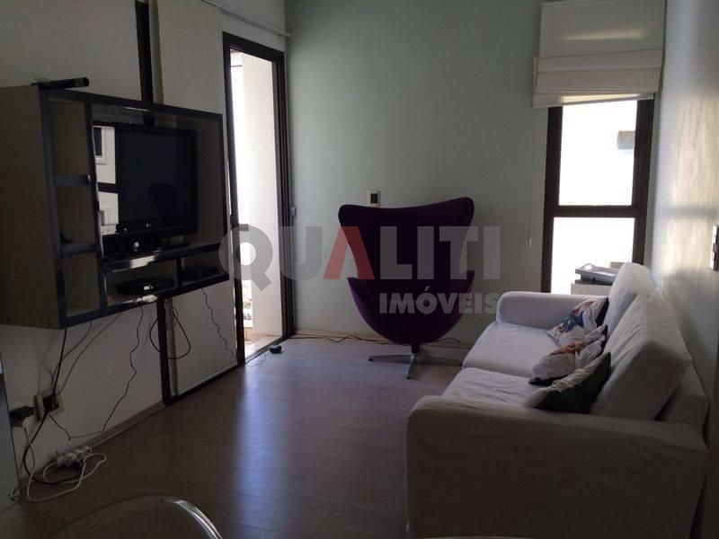 Apartamento semi-mobiliado com 45 m², 1 quarto e 1 vaga em Moema Pássaros