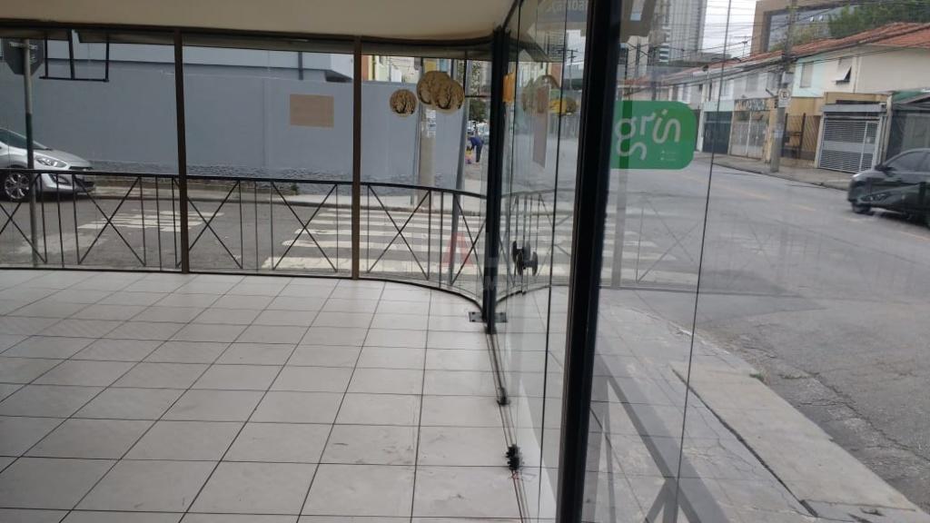 Casa comercial para locação no Brooklin, 1 vaga de garagem, 2 banheiros