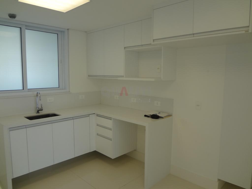 Apto alto padrão, novo, próx Metrô, com 3 suítes, 4 vagas, 192 m² e lazer para venda no Campo Belo.