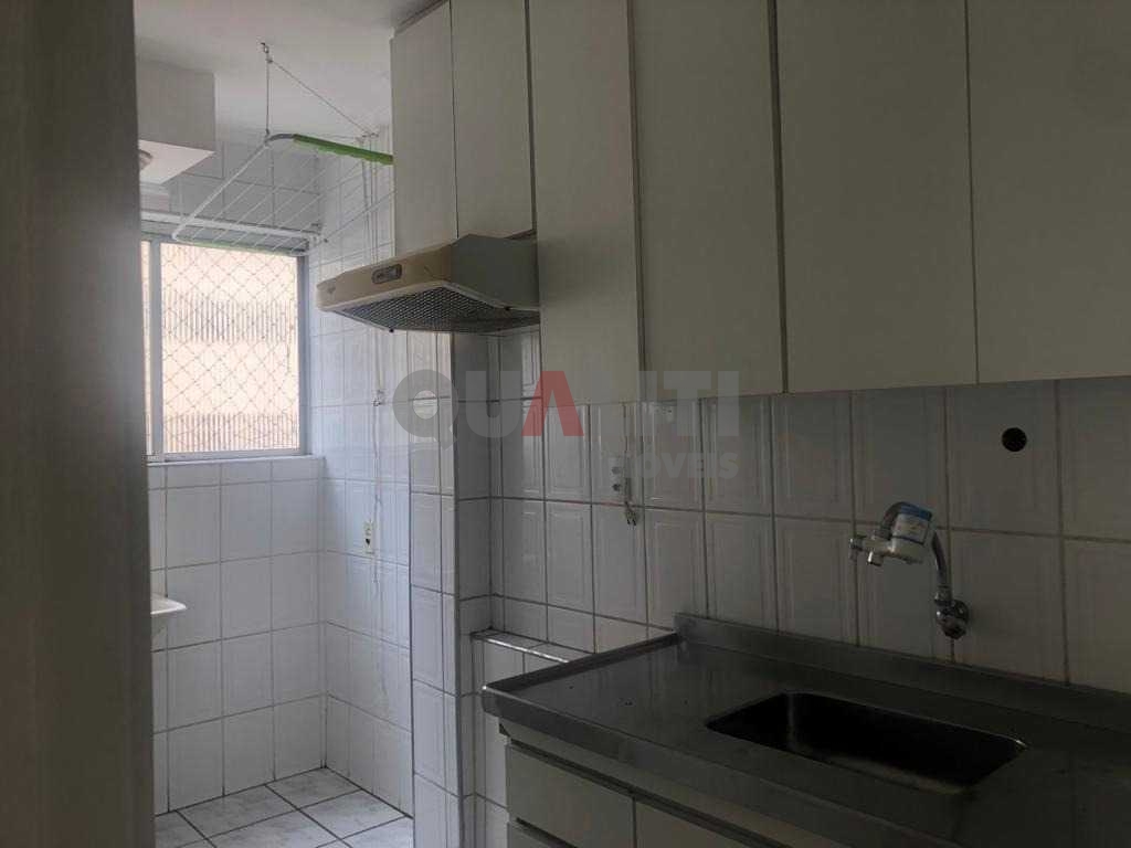 Apartamento com 62 m² para Venda e Locação com 2 dormitórios, 2 banheiros, 1 vaga, em Moema Pássaros