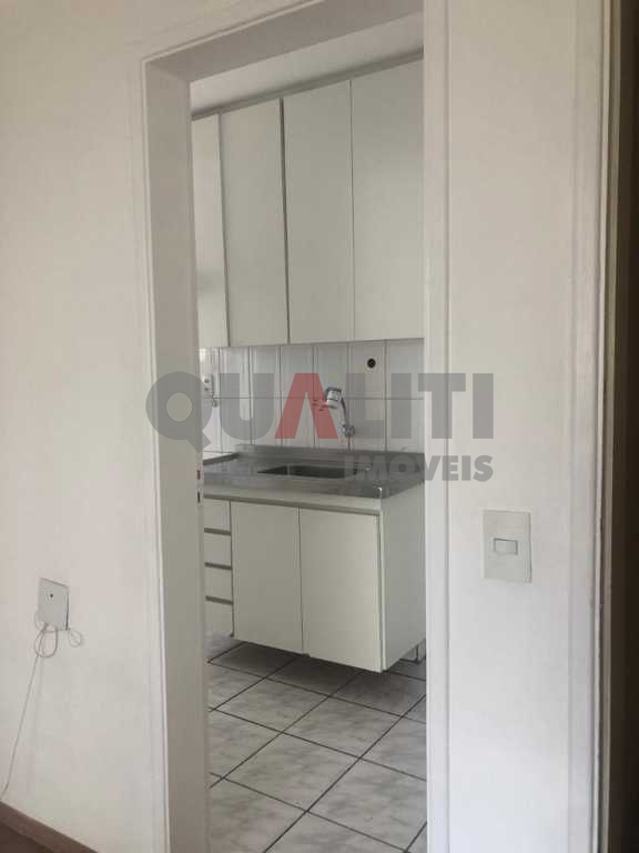 Apartamento com 62 m² para Venda e Locação com 2 dormitórios, 2 banheiros, 1 vaga, em Moema Pássaros