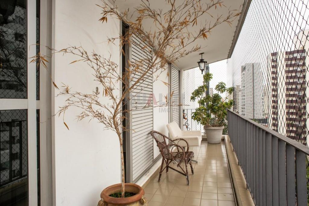 Apartamento para venda em Moema