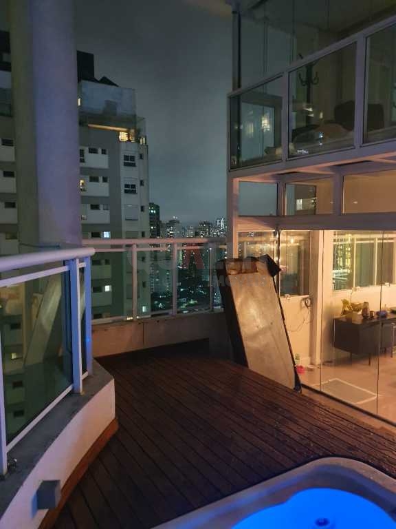 Ótimo apartamento duplex no Campo Belo !