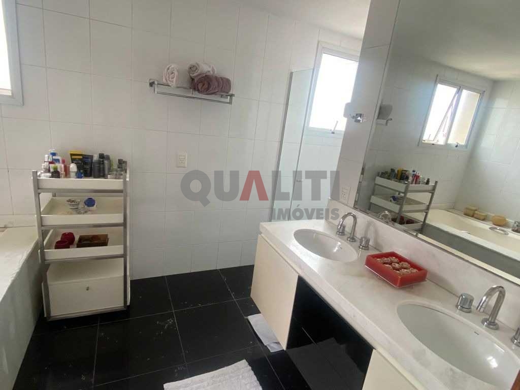 Apartamento em Moema, 3 dorm, 2 vagas de garagem Moema Indios.