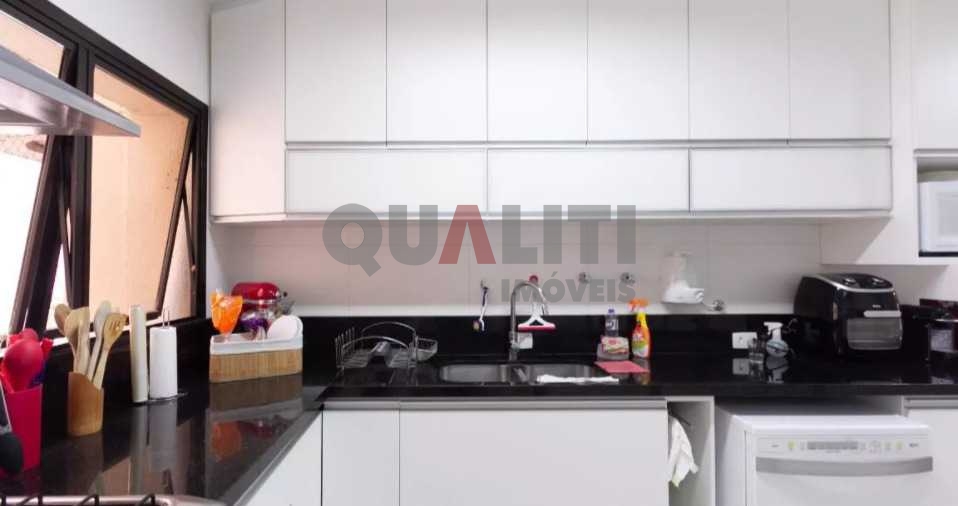 Apartamento para venda com 180 m², fora de rota, com 4 suítes, closets, 3 vagas na Vila Uberabinha.