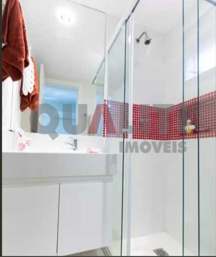 Apartamento para venda com 180 m², fora de rota, com 4 suítes, closets, 3 vagas na Vila Uberabinha.