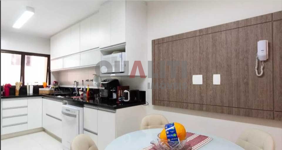 Apartamento para venda com 180 m², fora de rota, com 4 suítes, closets, 3 vagas na Vila Uberabinha.