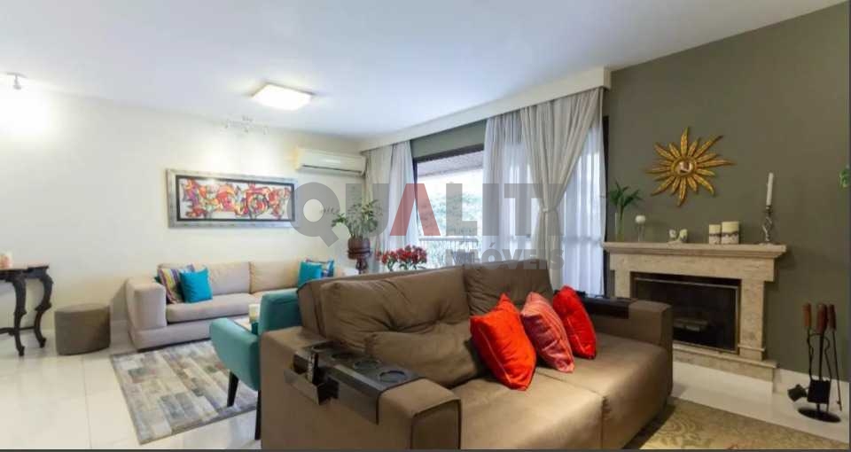 Apartamento para venda com 180 m², fora de rota, com 4 suítes, closets, 3 vagas na Vila Uberabinha.