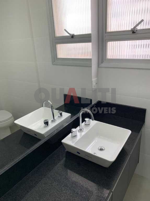 Exelente para vender no bairro de Campo Belo 3 dts 1 suite