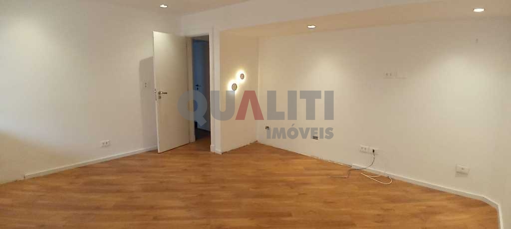 Apartamento alto padrão um por andar para Locação e Venda , 280 m², 3 dormitórios, 1 suíte, 2 garagens em Moema Pássaros.