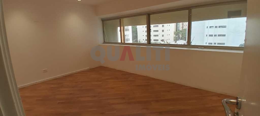 Apartamento alto padrão um por andar para Locação e Venda , 280 m², 3 dormitórios, 1 suíte, 2 garagens em Moema Pássaros.