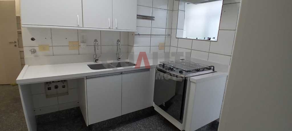 Apartamento alto padrão um por andar para Locação e Venda , 280 m², 3 dormitórios, 1 suíte, 2 garagens em Moema Pássaros.