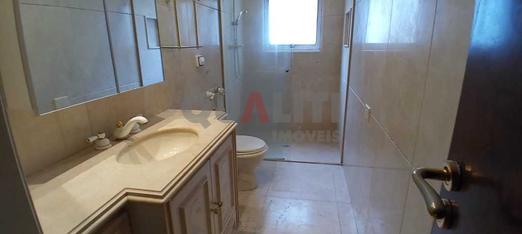 Apartamento alto padrão um por andar para Locação e Venda , 280 m², 3 dormitórios, 1 suíte, 2 garagens em Moema Pássaros.