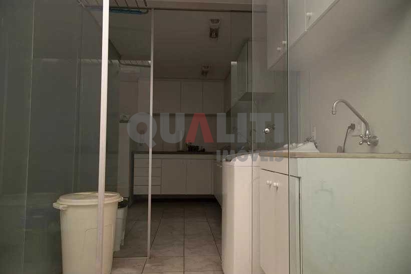 Imóvel Casa Comercial 200 m² para Locação e Venda em Moema com 4 quartos e 4 banheiros e 2 vagas