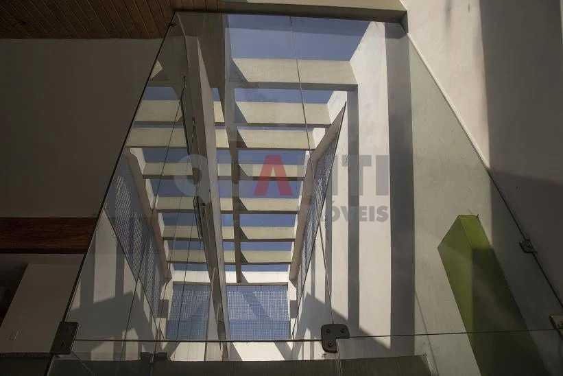 Imóvel Casa Comercial 200 m² para Locação e Venda em Moema com 4 quartos e 4 banheiros e 2 vagas