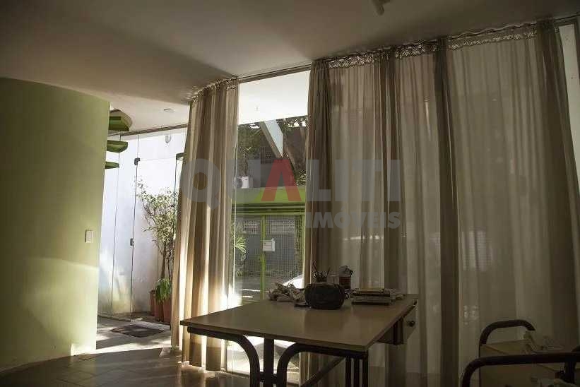 Imóvel Casa Comercial 200 m² para Locação e Venda em Moema com 4 quartos e 4 banheiros e 2 vagas