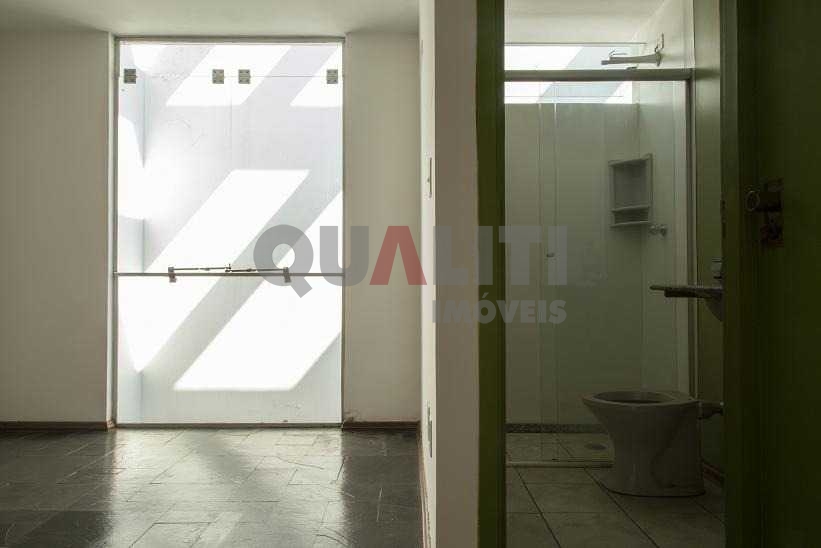 Imóvel Casa Comercial 200 m² para Locação e Venda em Moema com 4 quartos e 4 banheiros e 2 vagas