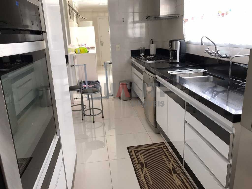 Apartamento para locação e venda com 215 m², 3 quartos, 1 suíte, closet, 2 vagas no Itaim Bibi