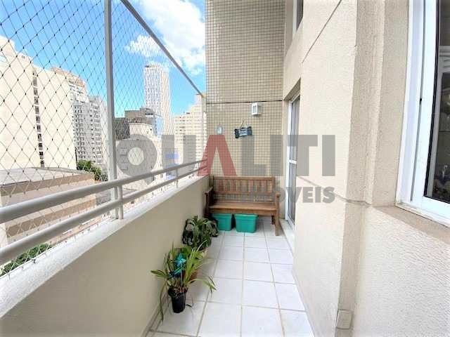 Duplex 2 dorm Itaim Bibi na melhor localização, lavabo, ar condicionado, moderno, lazer com piscina raia.