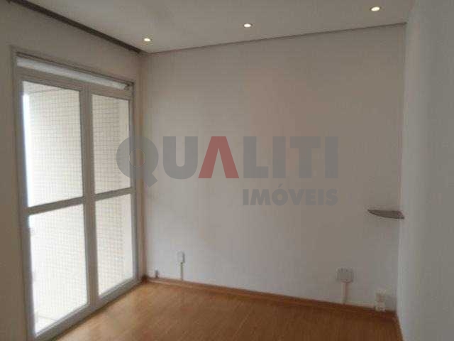 Duplex 2 dorm Itaim Bibi na melhor localização, lavabo, ar condicionado, moderno, lazer com piscina raia.