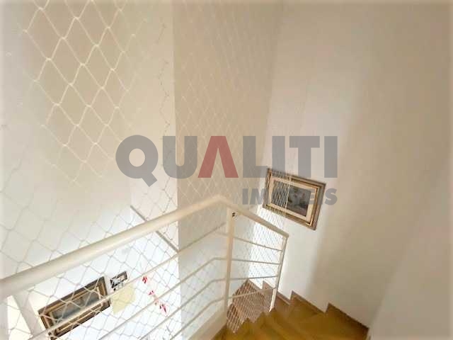 Duplex 2 dorm Itaim Bibi na melhor localização, lavabo, ar condicionado, moderno, lazer com piscina raia.