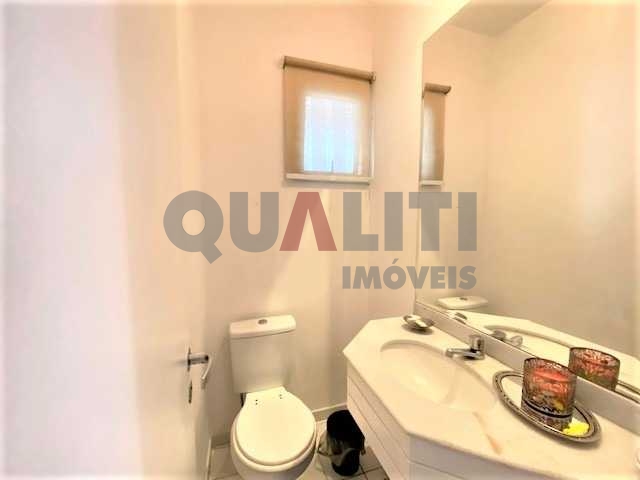Duplex 2 dorm Itaim Bibi na melhor localização, lavabo, ar condicionado, moderno, lazer com piscina raia.