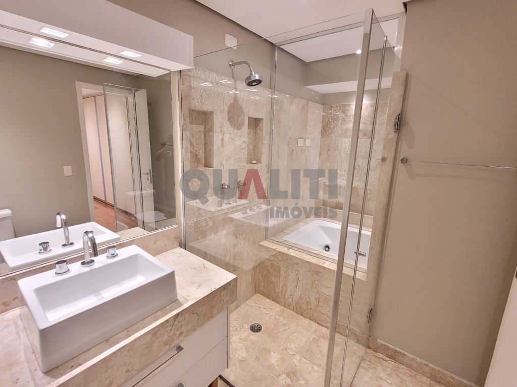 Apartamento Duplex alto padrão para Venda com 200 m², 3 quartos, 3 suítes. 3 closets, varanda e 2 vagas no Brooklin