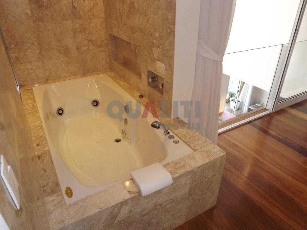 Apartamento Duplex alto padrão para Venda com 200 m², 3 quartos, 3 suítes. 3 closets, varanda e 2 vagas no Brooklin