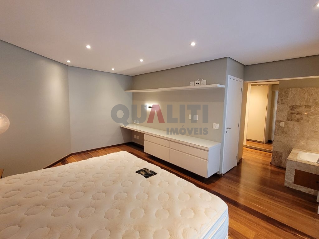 Apartamento Duplex alto padrão para Venda com 200 m², 3 quartos, 3 suítes. 3 closets, varanda e 2 vagas no Brooklin
