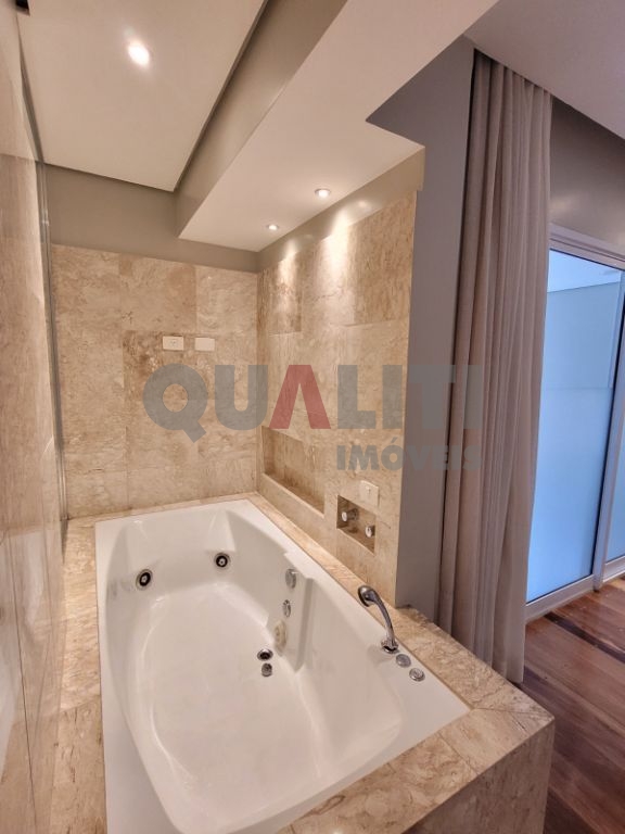 Apartamento Duplex alto padrão para Venda com 200 m², 3 quartos, 3 suítes. 3 closets, varanda e 2 vagas no Brooklin