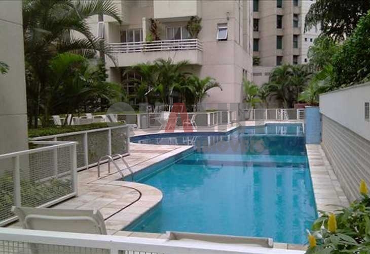 Apartamento duplex semi-mobiliado, fora da rota, com 2 suítes, 73 m² e lazer para Venda em Moema.