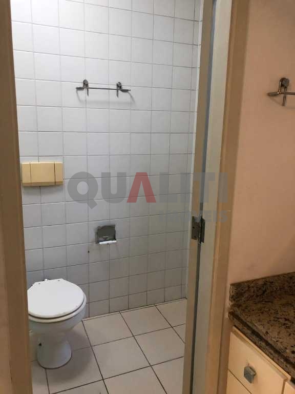 Apartamento duplex semi-mobiliado, fora da rota, com 2 suítes, 73 m² e lazer para Venda em Moema.